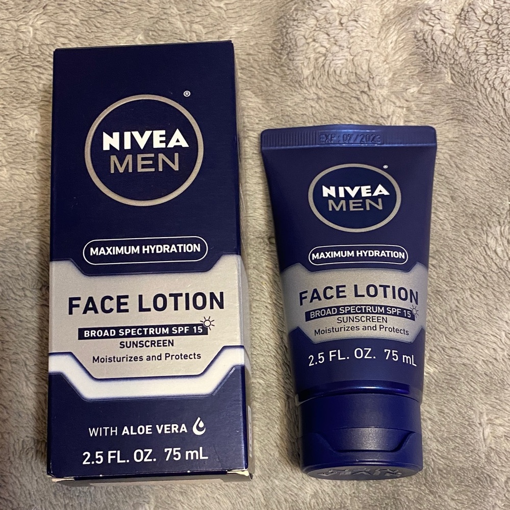 Nivea Men Maximum Hydration Face Lotion - Navy Blue